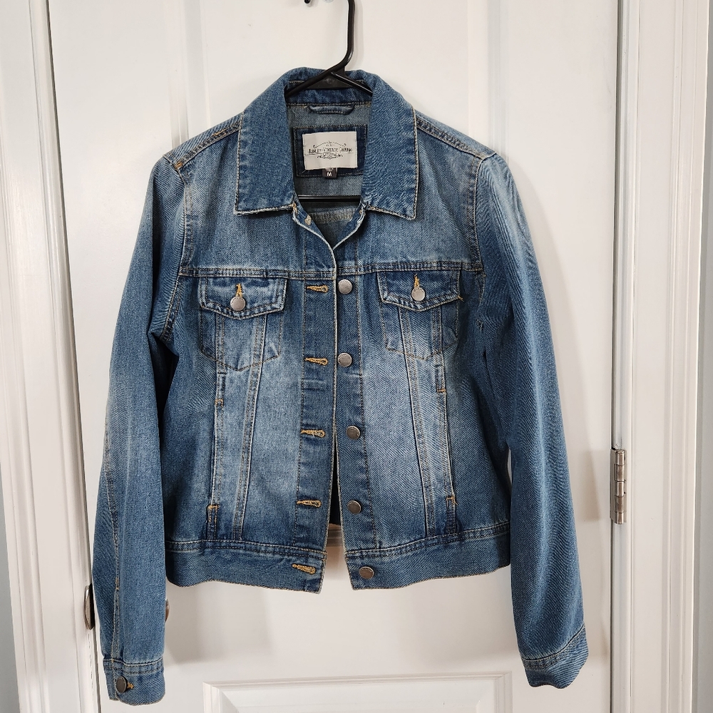 Women's Denim Jacket/Jean Jacket - size M - new without tags